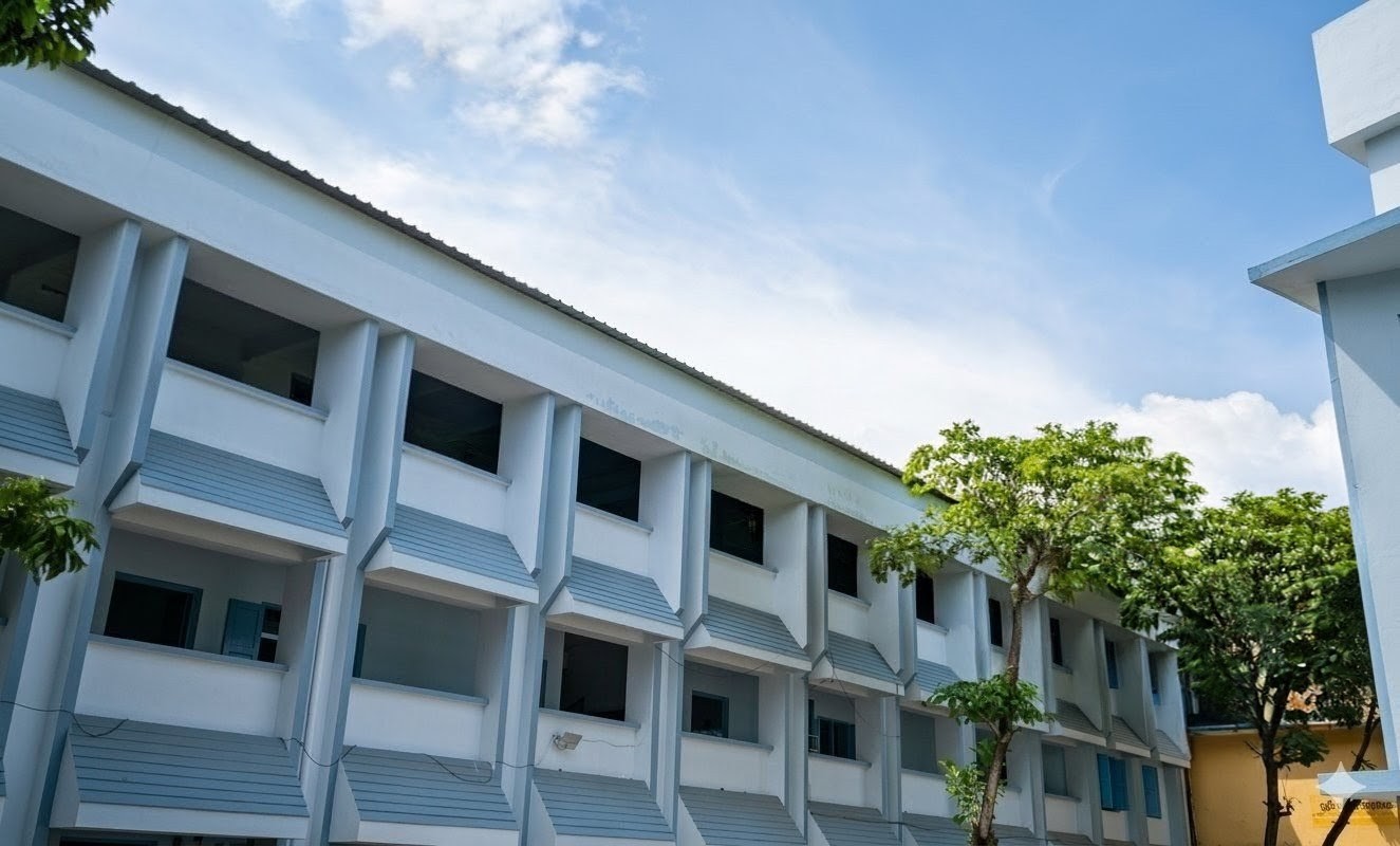 Poonthura History